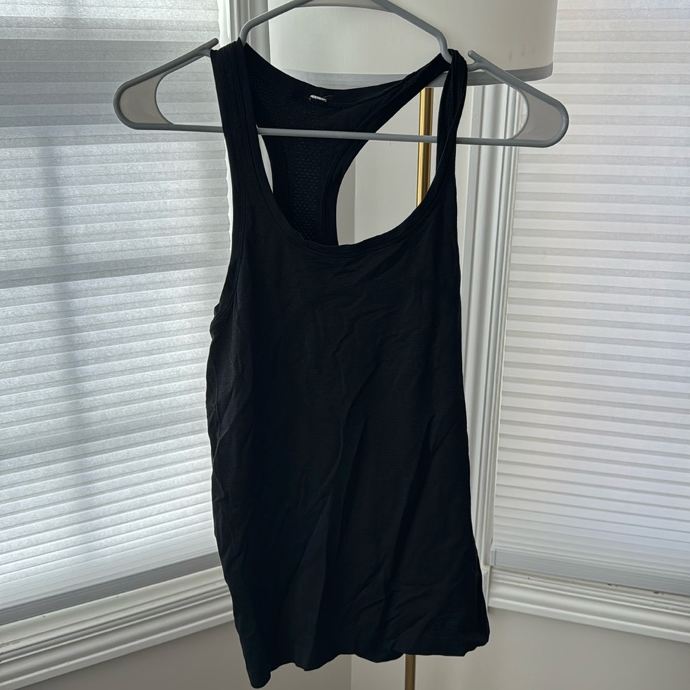 LULULEMON SWIFTLY TECH RACERBACK 2.0
Black/Black
Size: 6 Qty: 1
117225826